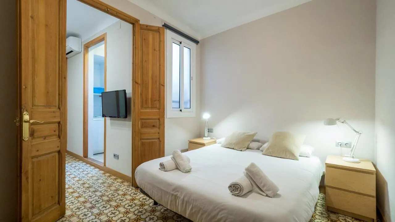 Acogedor Apartamento De 2 Dormitorios Barcelona 0*,